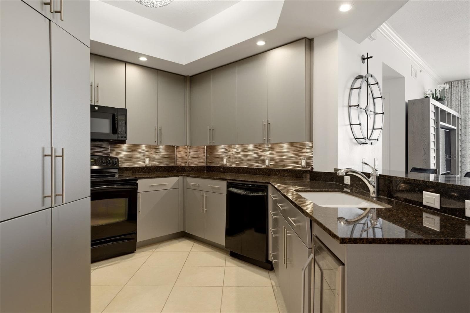 Condominium at 100 CENTRAL AVE #H716, SARASOTA, photo 15 of 50