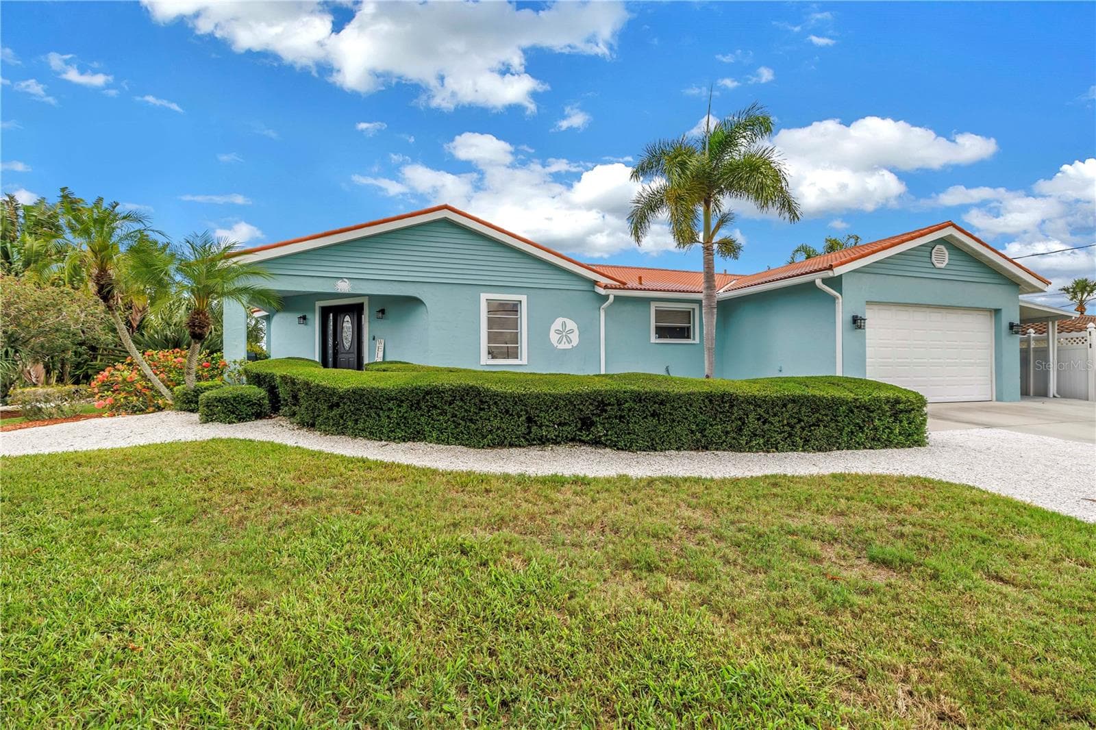Huge Corner Lot with Beautiful Mature Landscaping. - 4911 PALMETTO POINT DR, PALMETTO