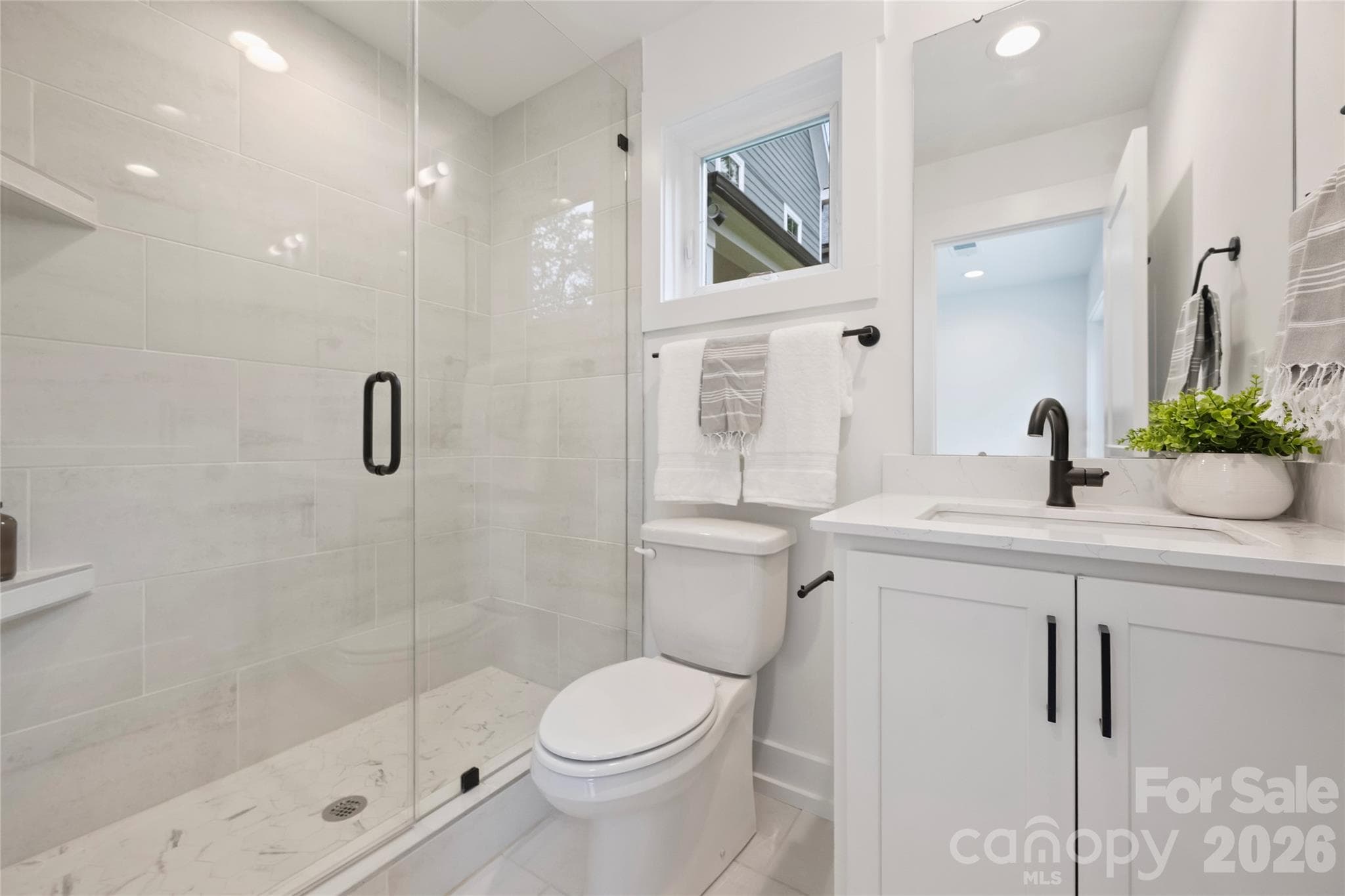 Condominium at 209 Coxe Avenue, Charlotte, photo 16 of 22