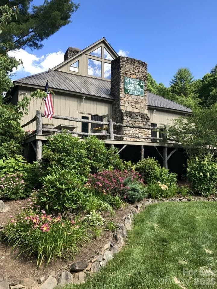 Village Club Welcome Center - Mars Hill