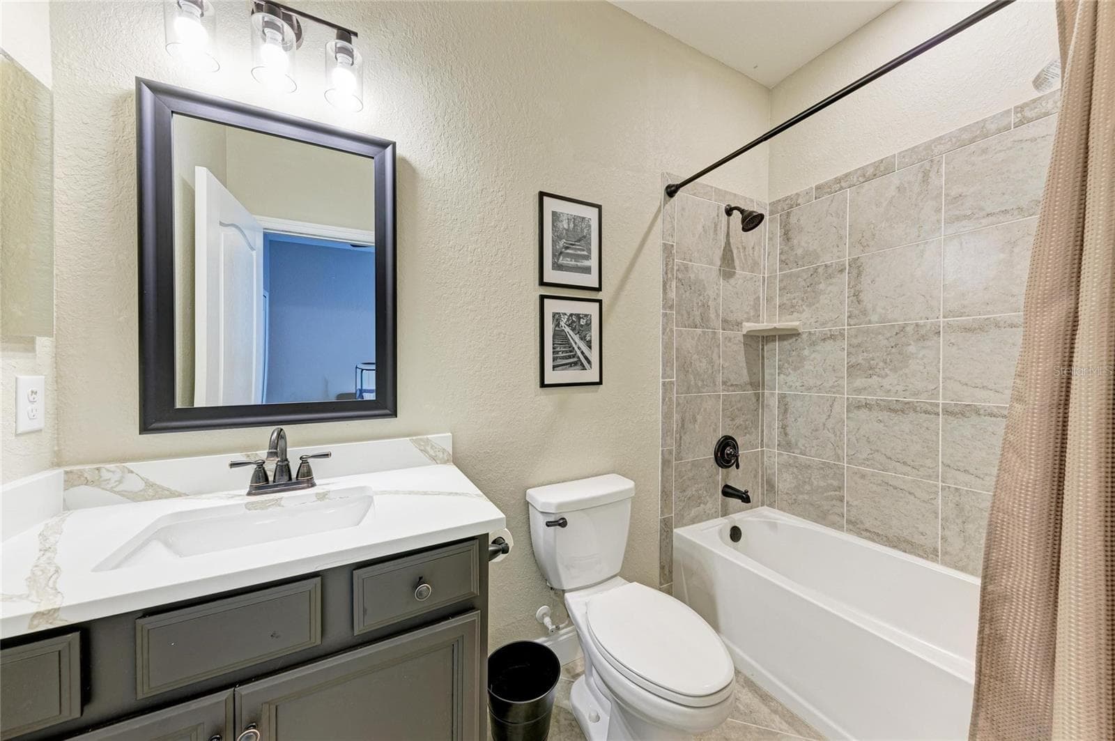 Single Family Residence at 11515 SWEETGRASS DR, BRADENTON, photo 31 of 48