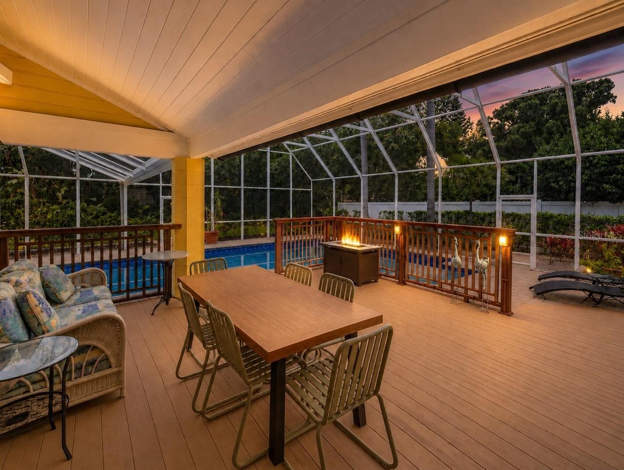 Twilight Eating Area - 1944 LEVINE LN, CLEARWATER