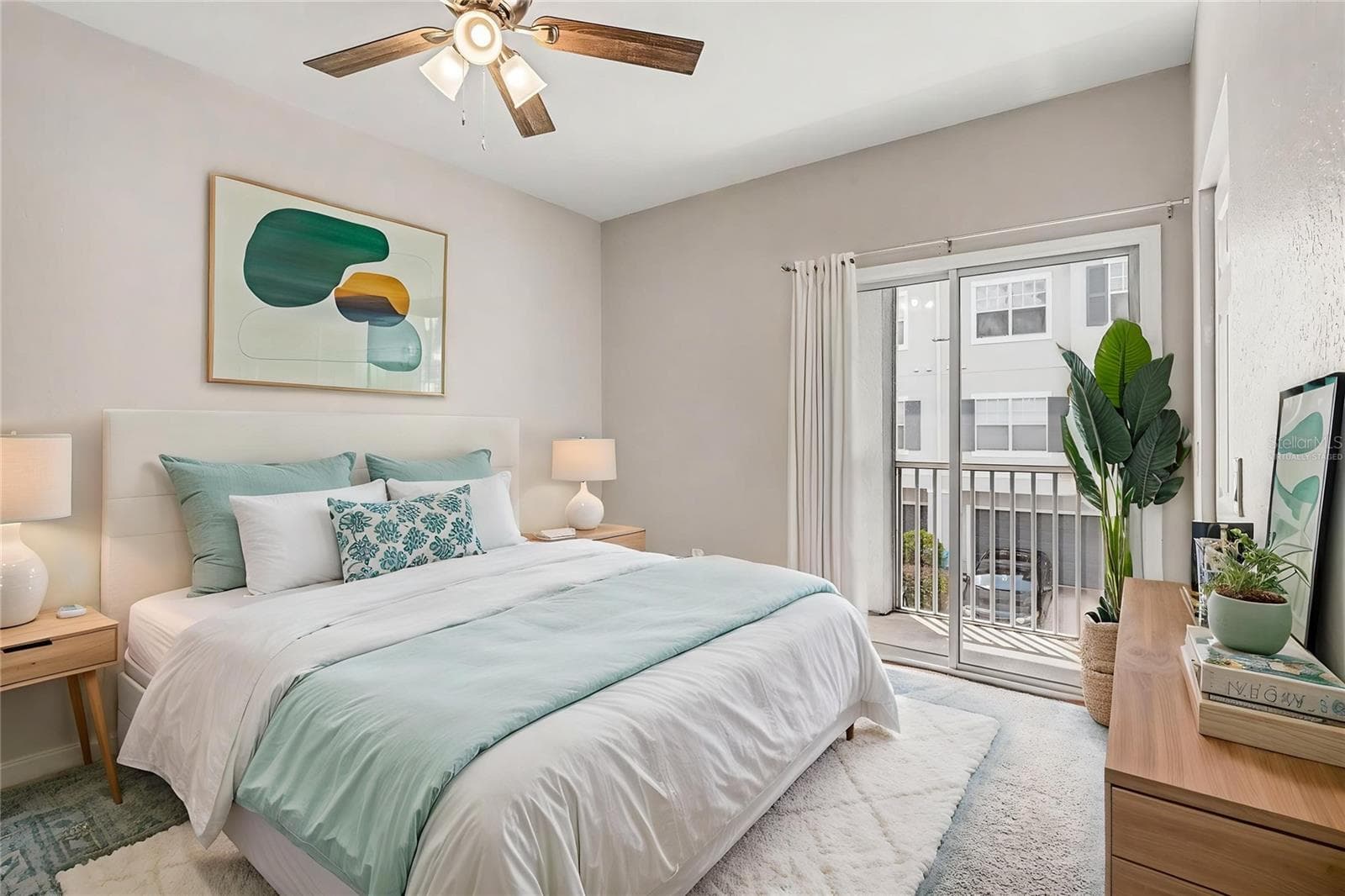 Virtually Staged - 2460 GRAND CENTRAL PKWY #9, ORLANDO