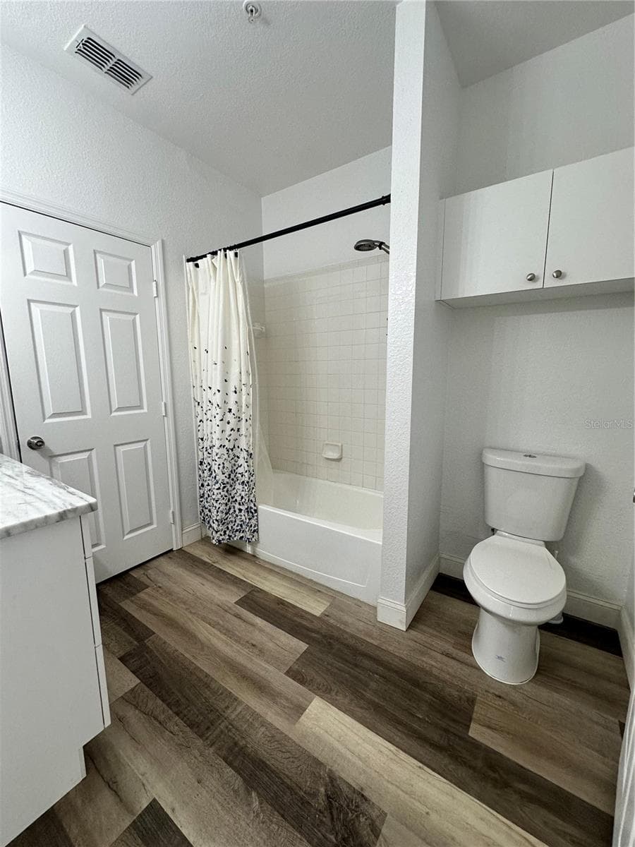 Condominium at 3713 CONROY RD #1932, ORLANDO, photo 12 of 37