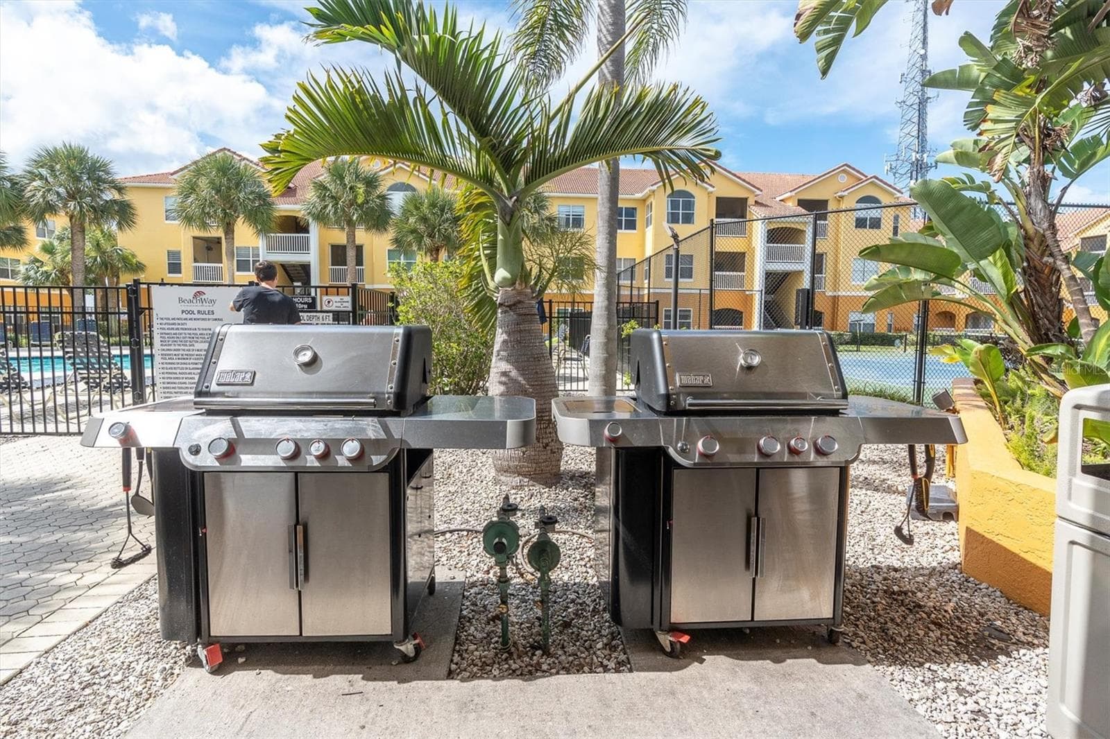 Poolside grilling area - 10764 70TH AVE #3307, SEMINOLE