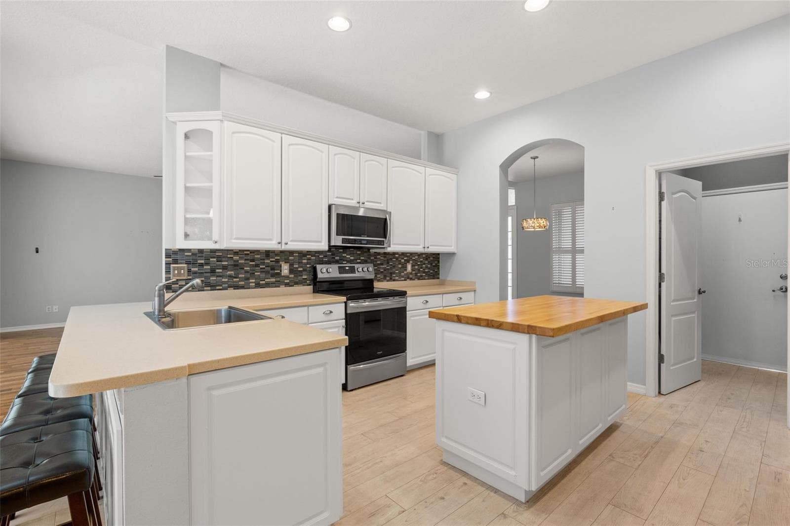 Kitchen - 1305 CRYSTAL GREENS DR, SUN CITY CENTER