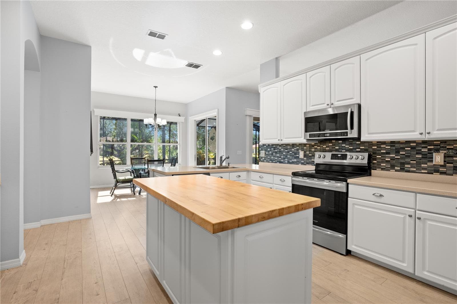 Kitchen - 1305 CRYSTAL GREENS DR, SUN CITY CENTER