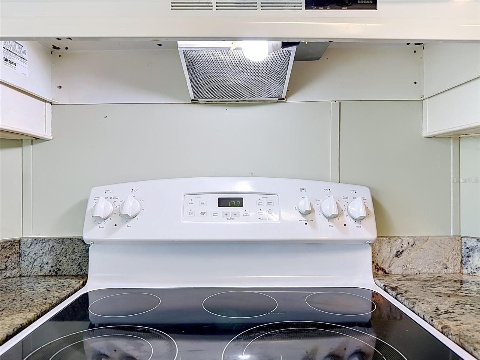Stove - 1666 ELKHART CIR, TAVARES