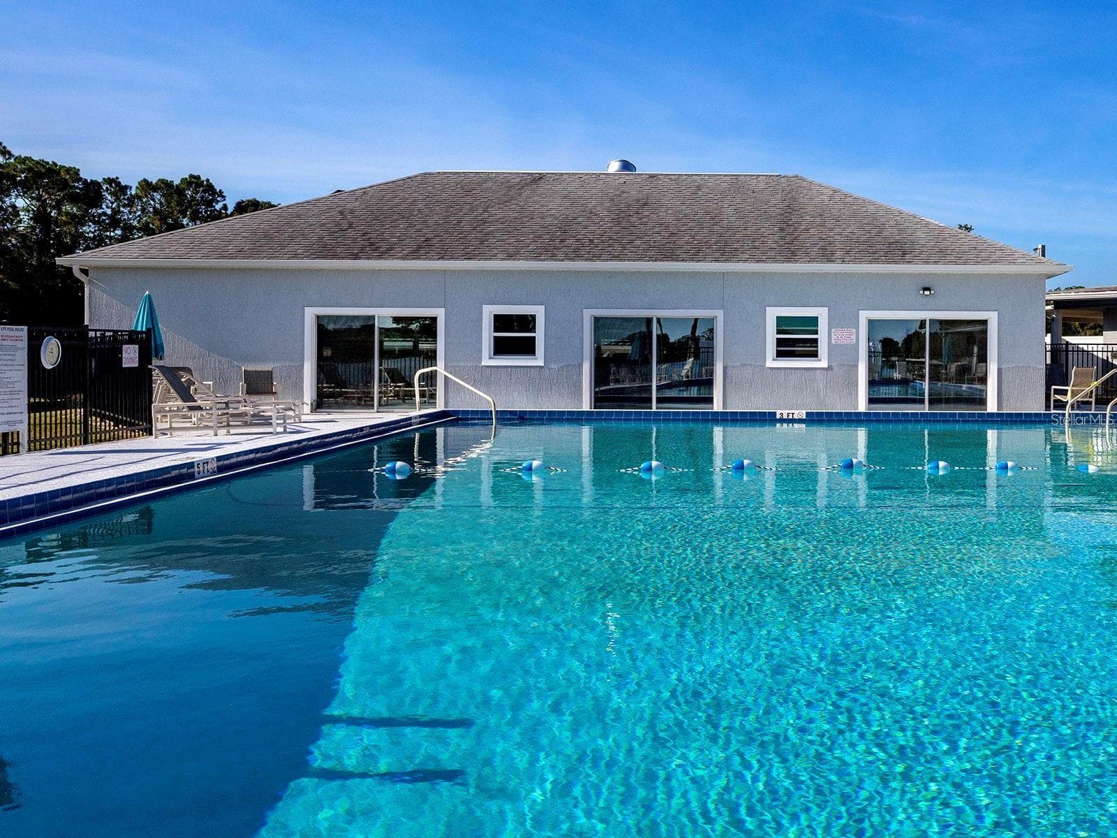 Outdoor Pool and indoor Pool building - 1666 ELKHART CIR, TAVARES