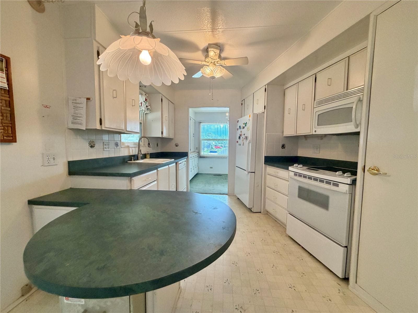 Mobile Home at 132 TAMARISK WAY, LEESBURG, photo 4 of 52