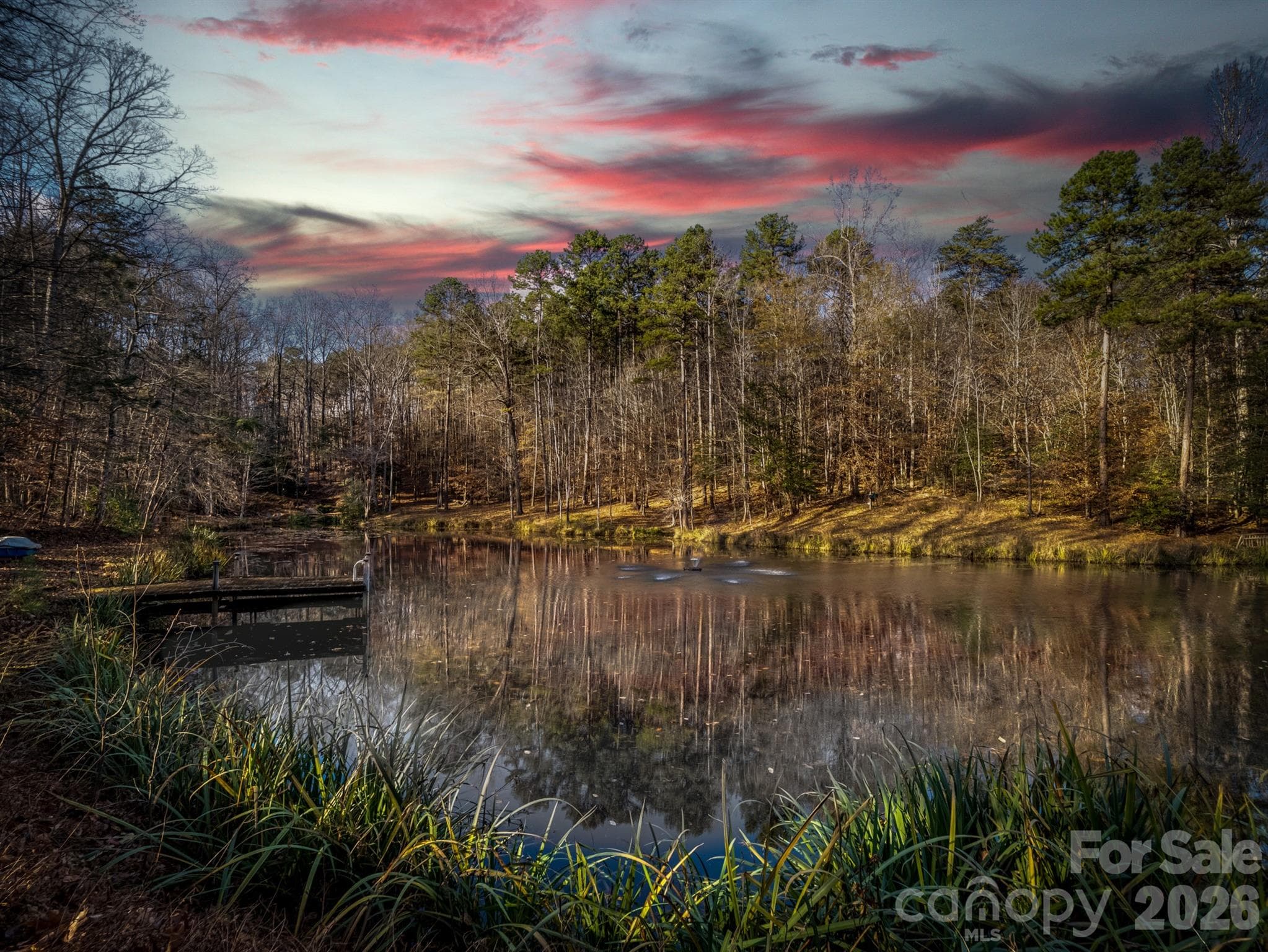 Welcome to 1090 N Saunders! 2 acre spring-fed stocked pond! - 1090 N Saunders Drive, Catawba