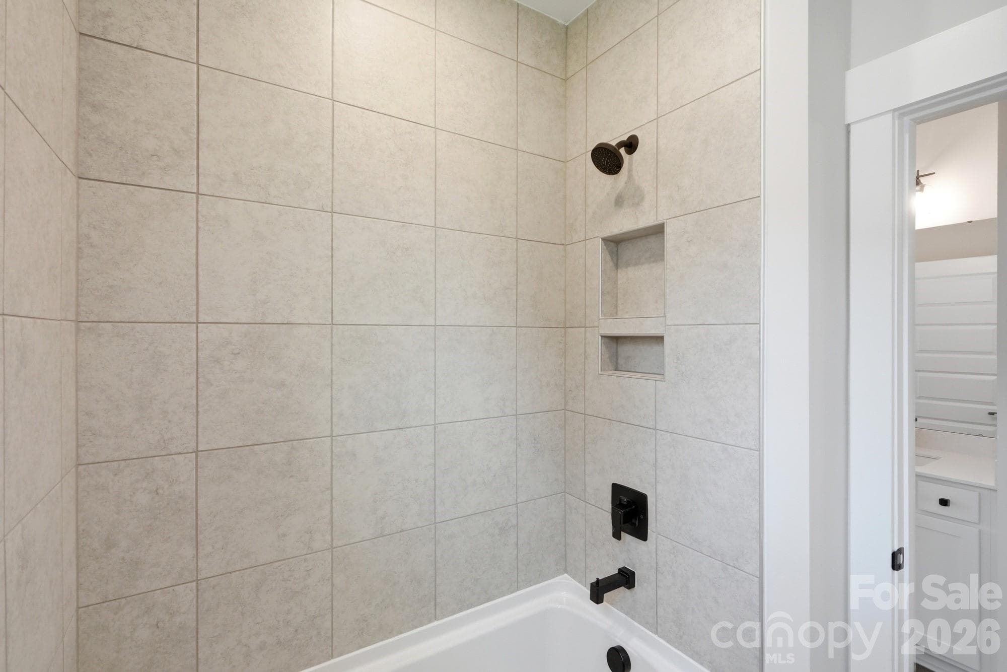Jack and Jill Bath - 5062 McLaughlin Loop, Waxhaw