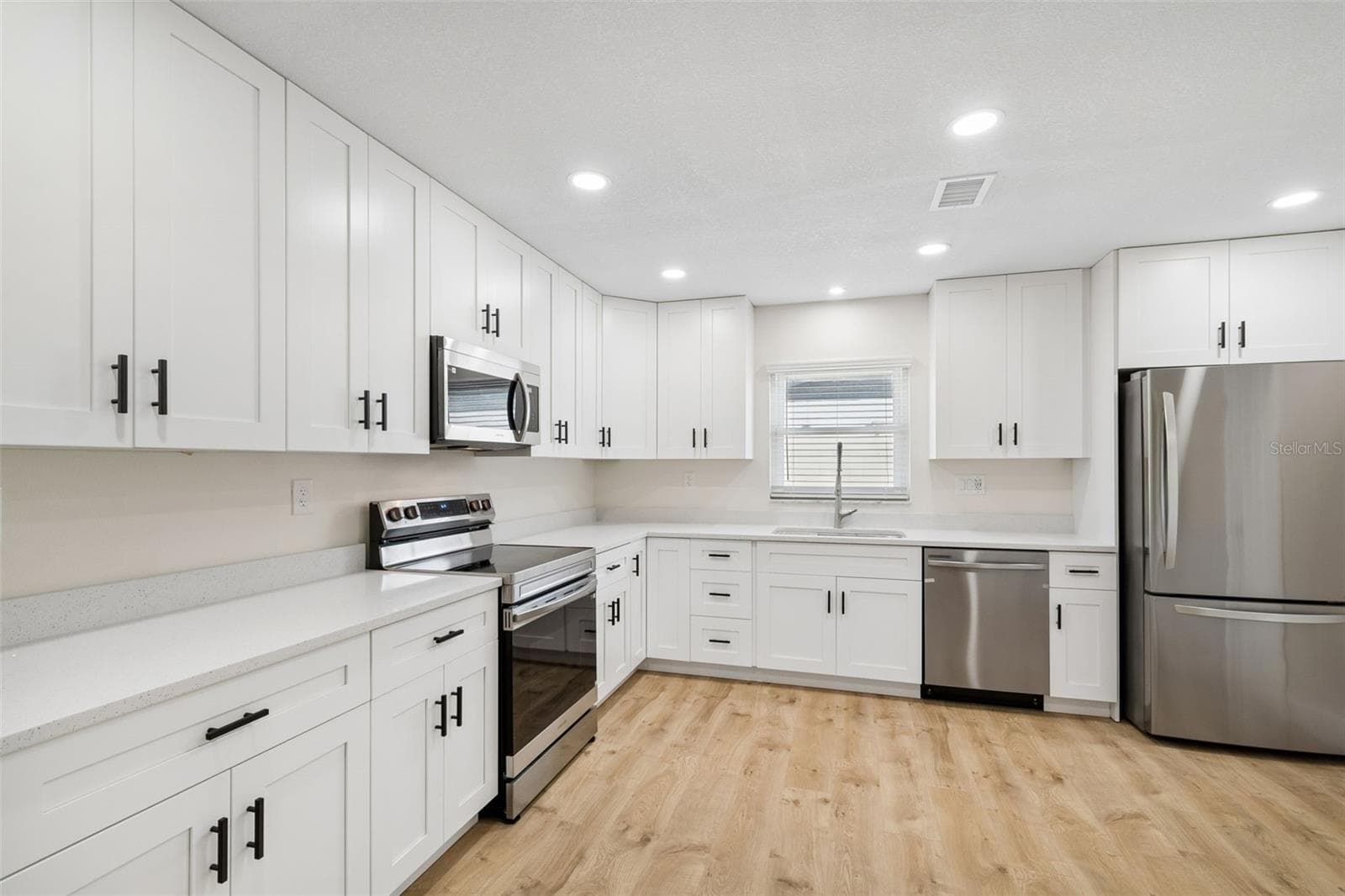 Single Family Residence at 6003 TAMPA SHORES BLVD, TAMPA, photo 36 of 67