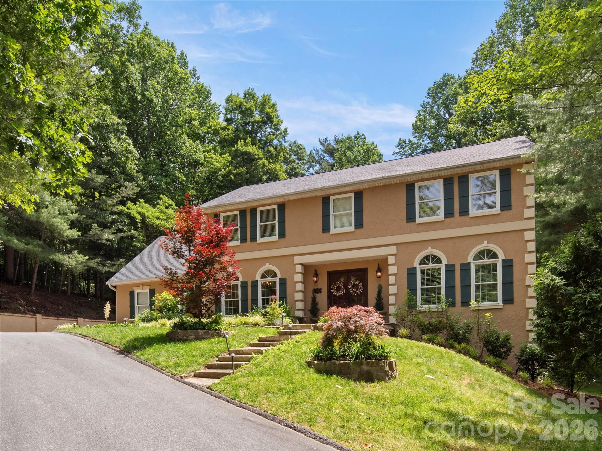 Welcome and we invite you to come in - 105 Braeside Circle, Asheville