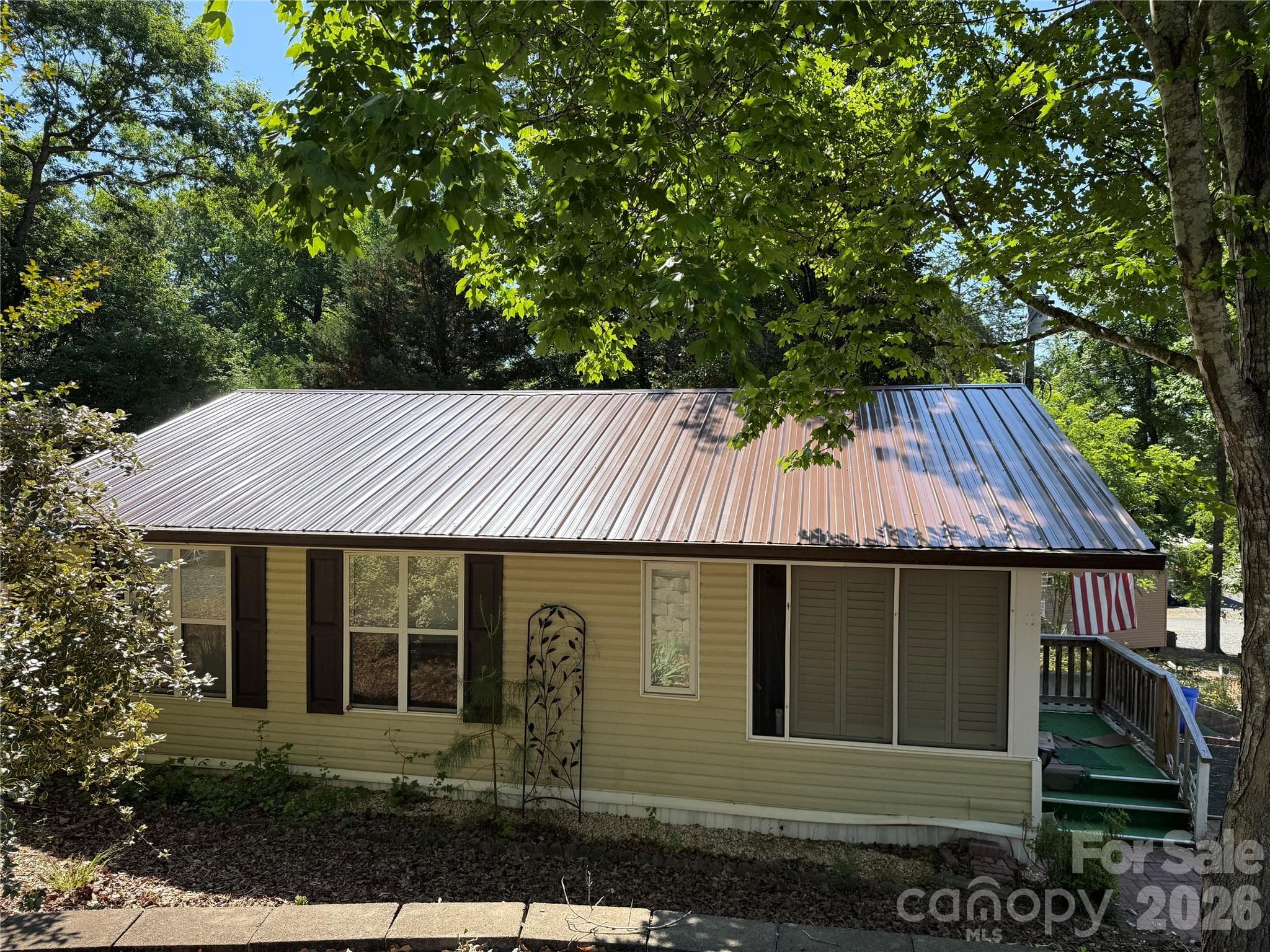 128 Indian Harbor Trail