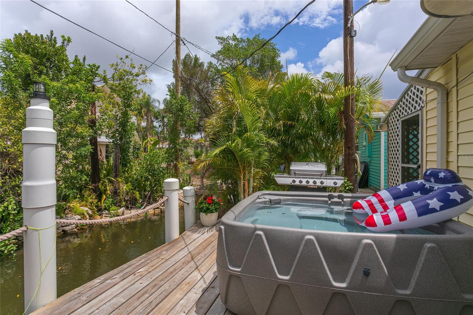 Single Family Residence at 14 LAFAYETTE ST, BRADENTON, photo 26 of 51