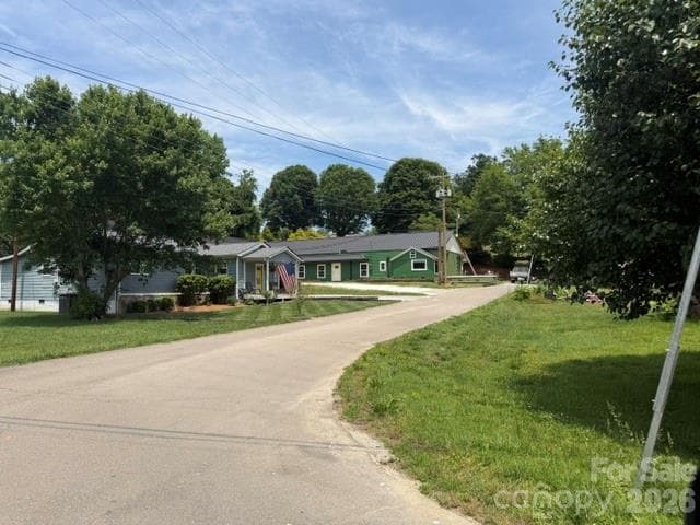 Road view off of Circle Dr. - 68 Circle Drive, Marion