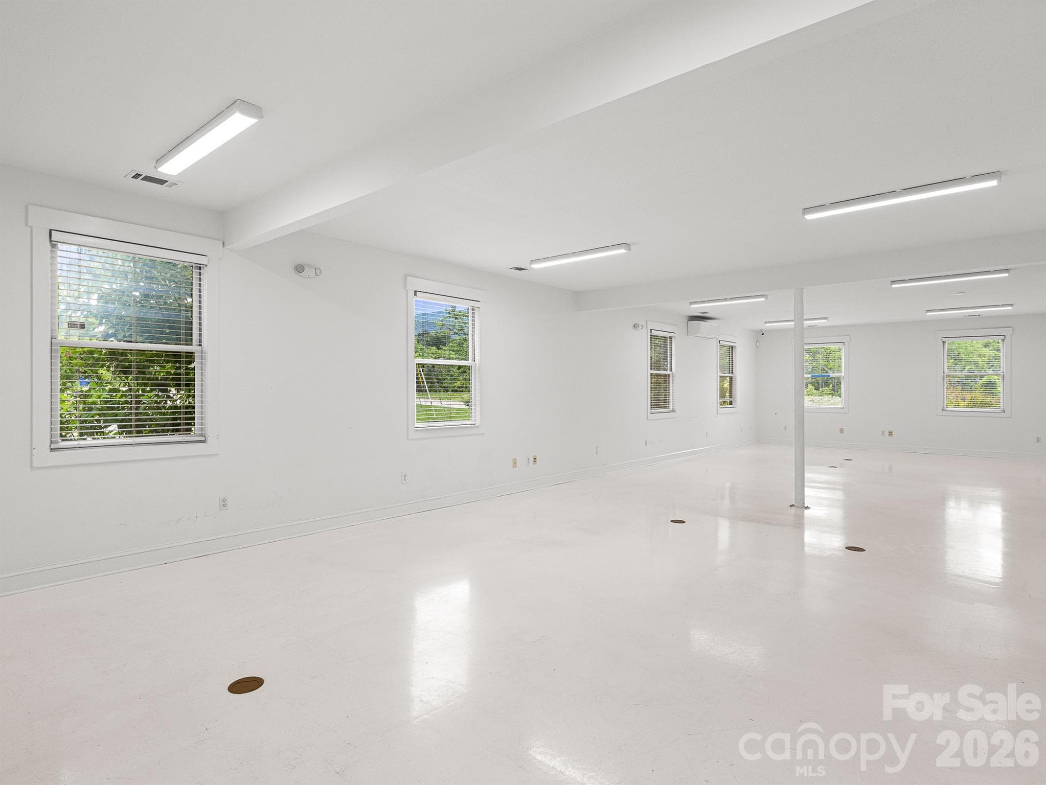 work space clean room - 14 Mimidis Lane, Swannanoa
