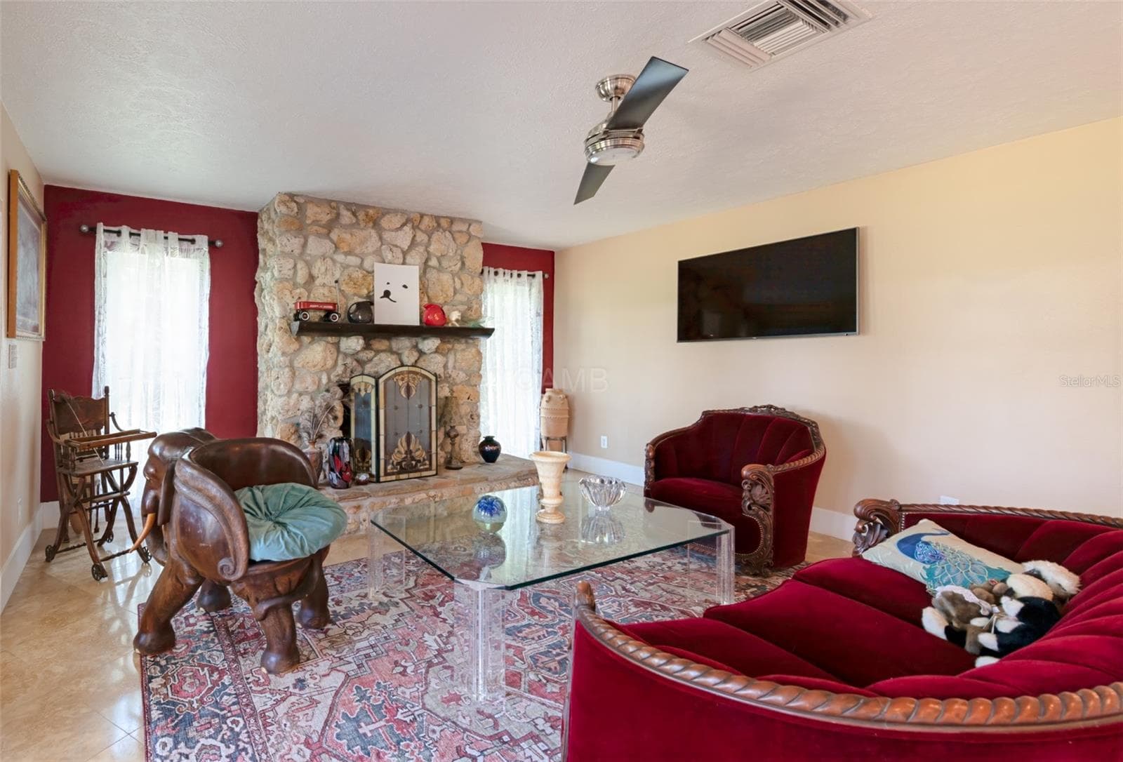 Family room with wood burning fireplace - 11580 W DIXIE SHORES DR, CRYSTAL RIVER