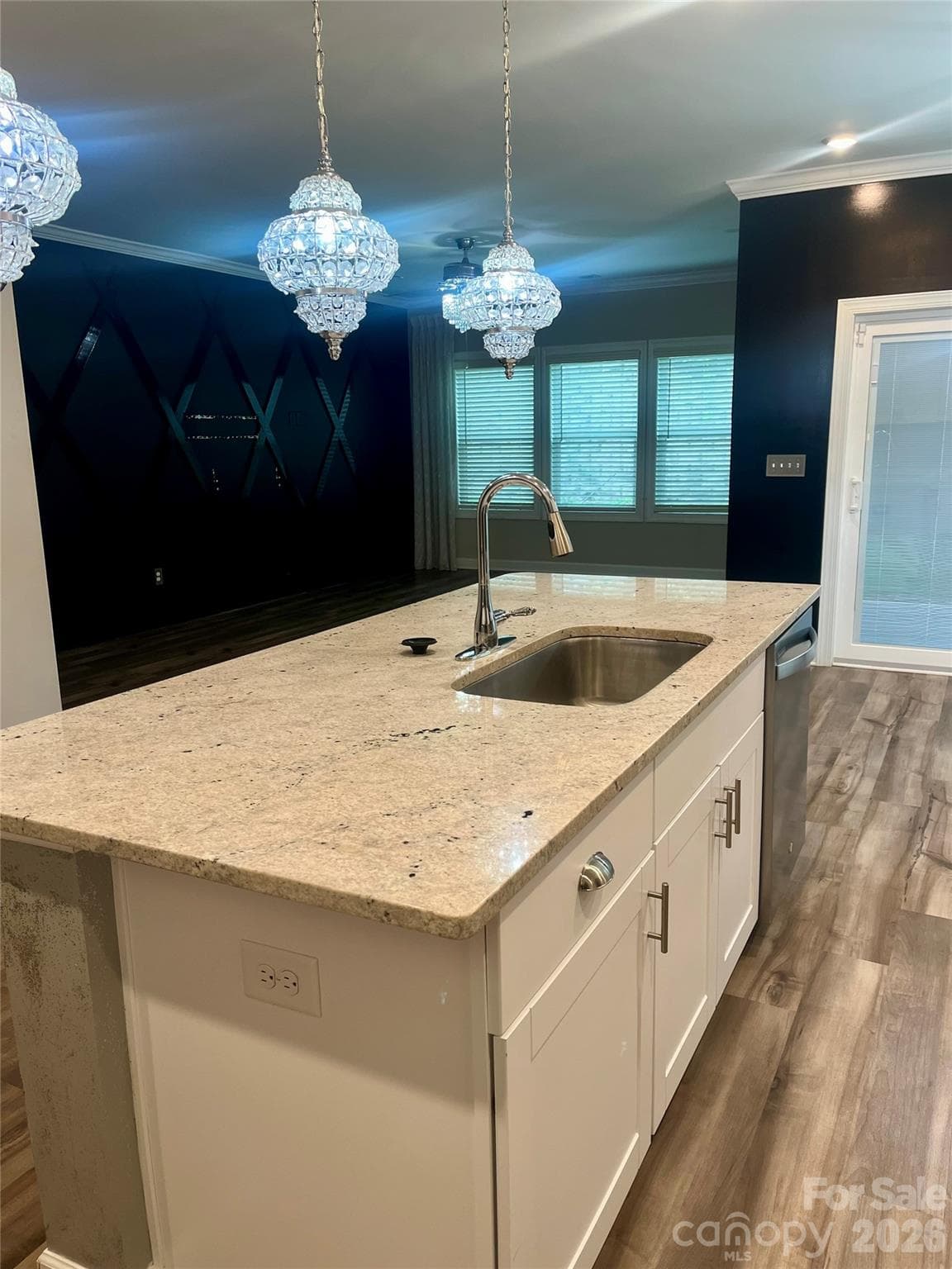 Kitchen Island - Charlotte