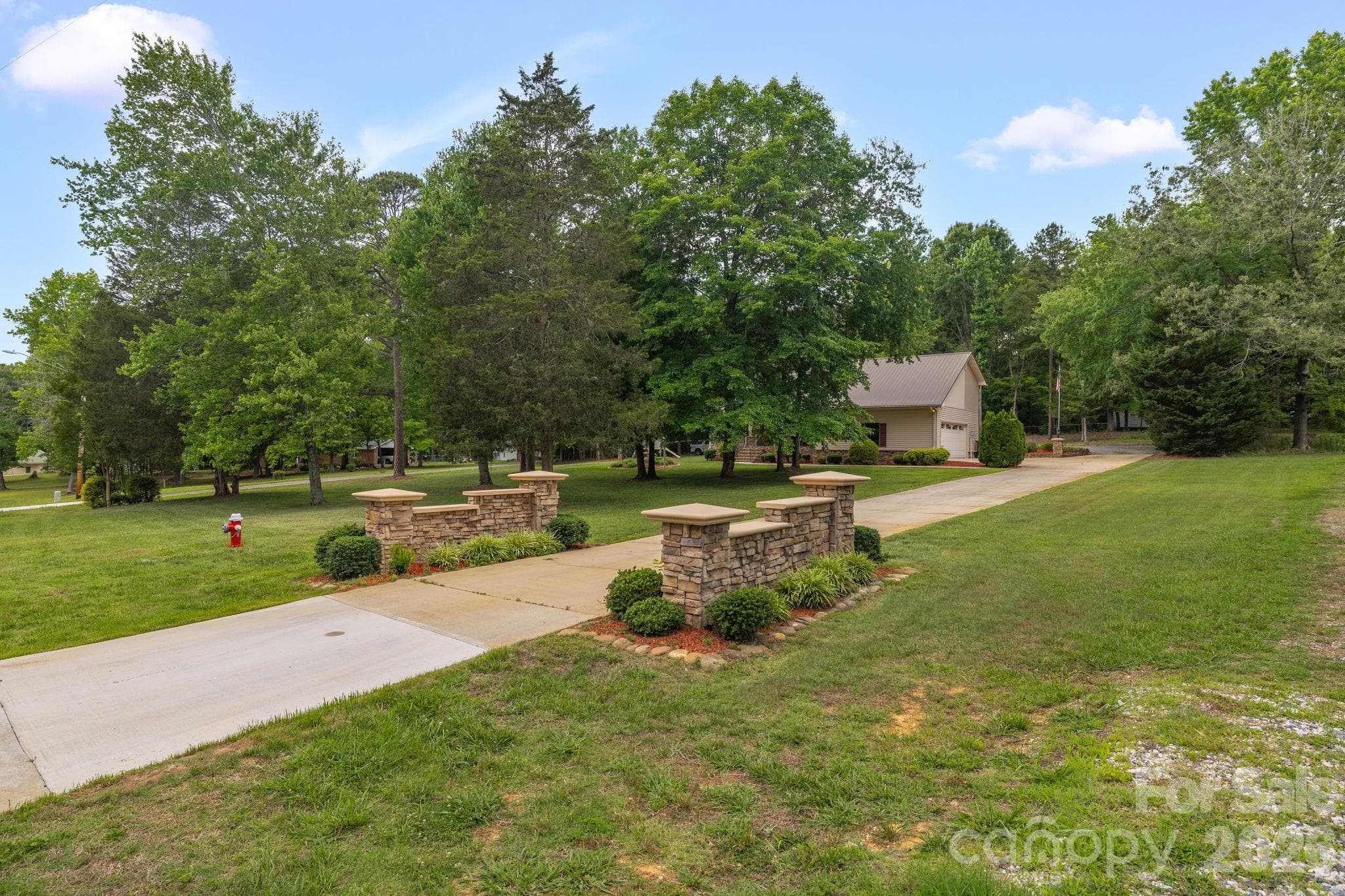 Single Family Residence at 104 Willowbrook Drive, Thomasville, photo 4 of 48
