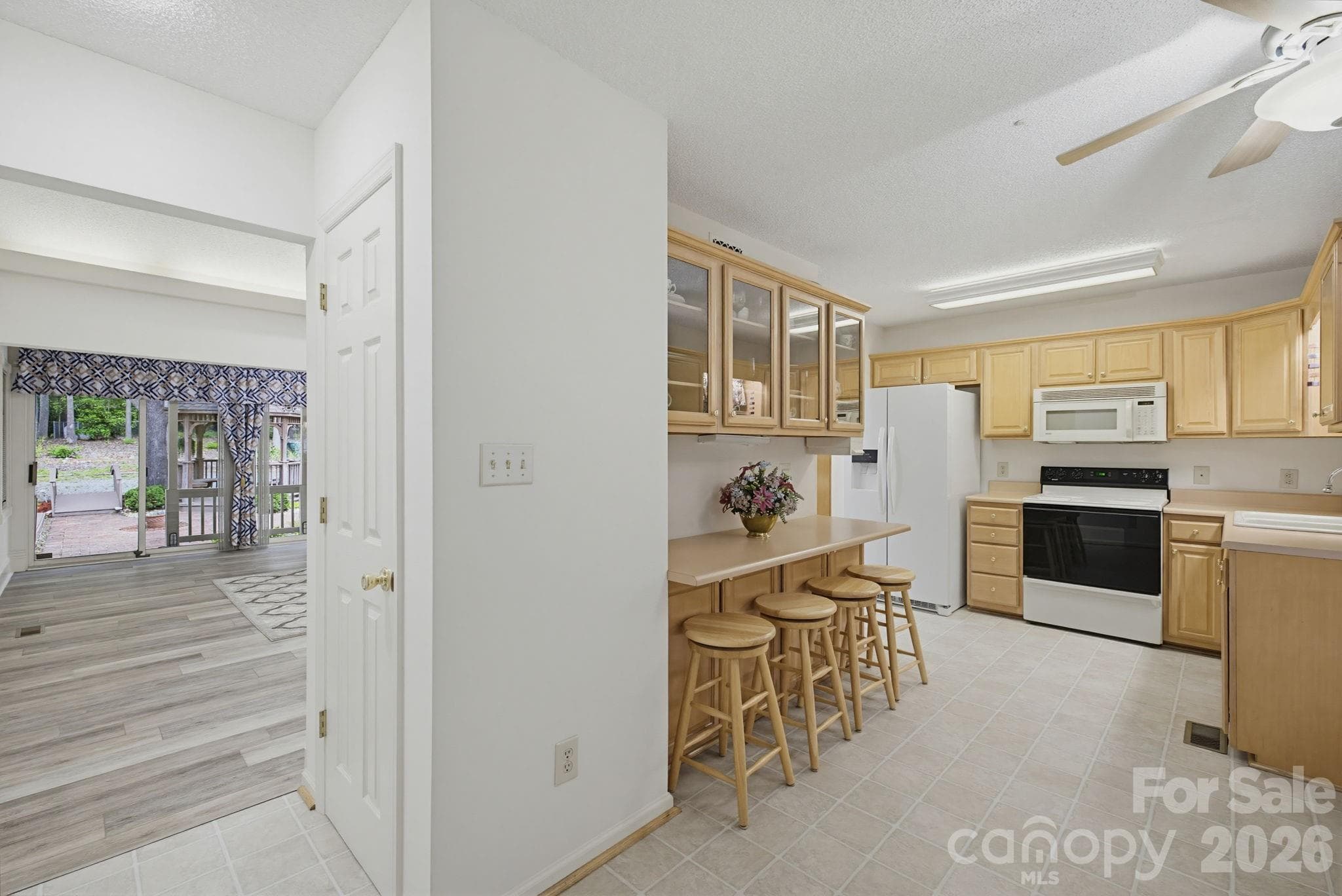 Kitchen from entry - 104 Willowbrook Drive, Thomasville