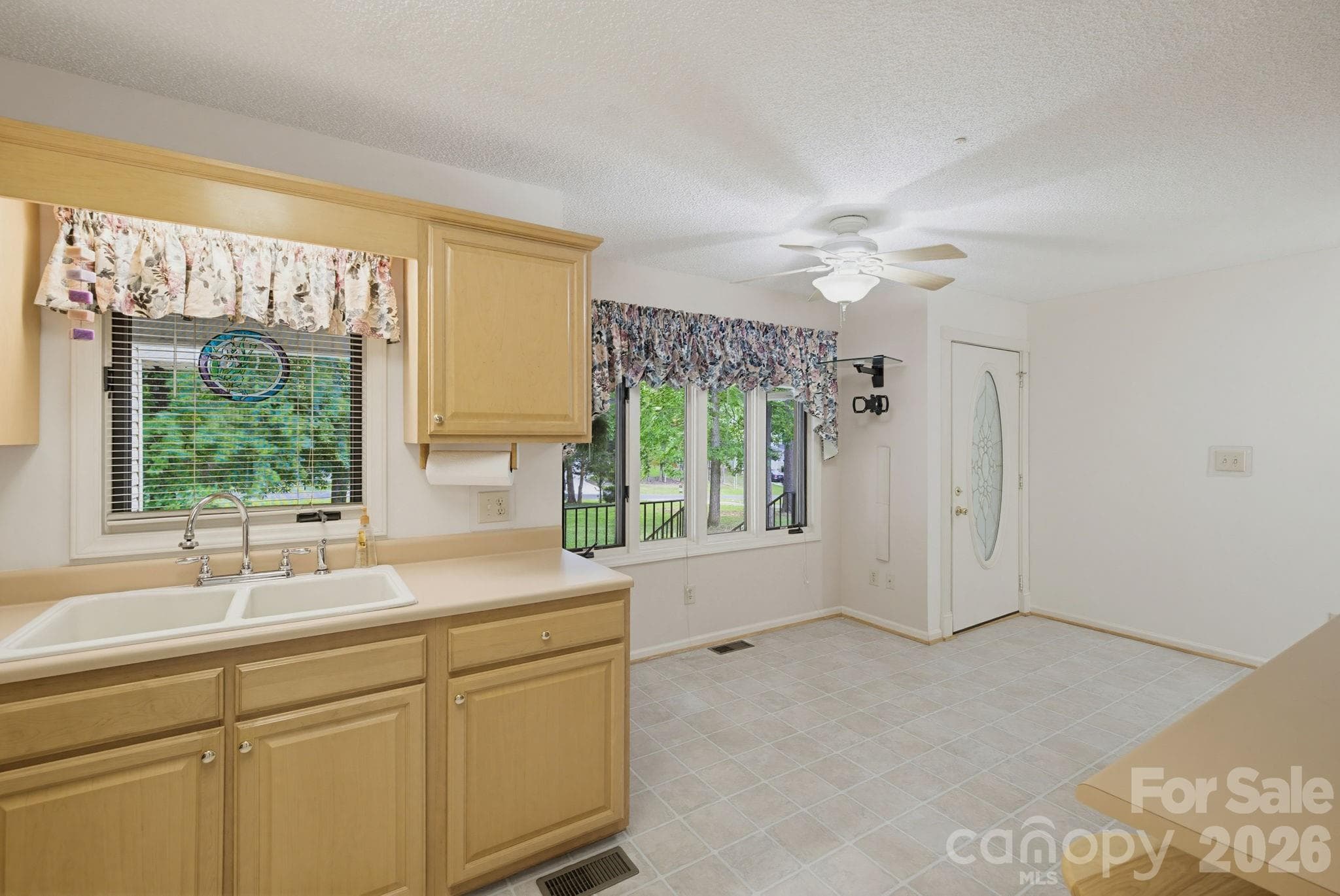 Single Family Residence at 104 Willowbrook Drive, Thomasville, photo 14 of 48