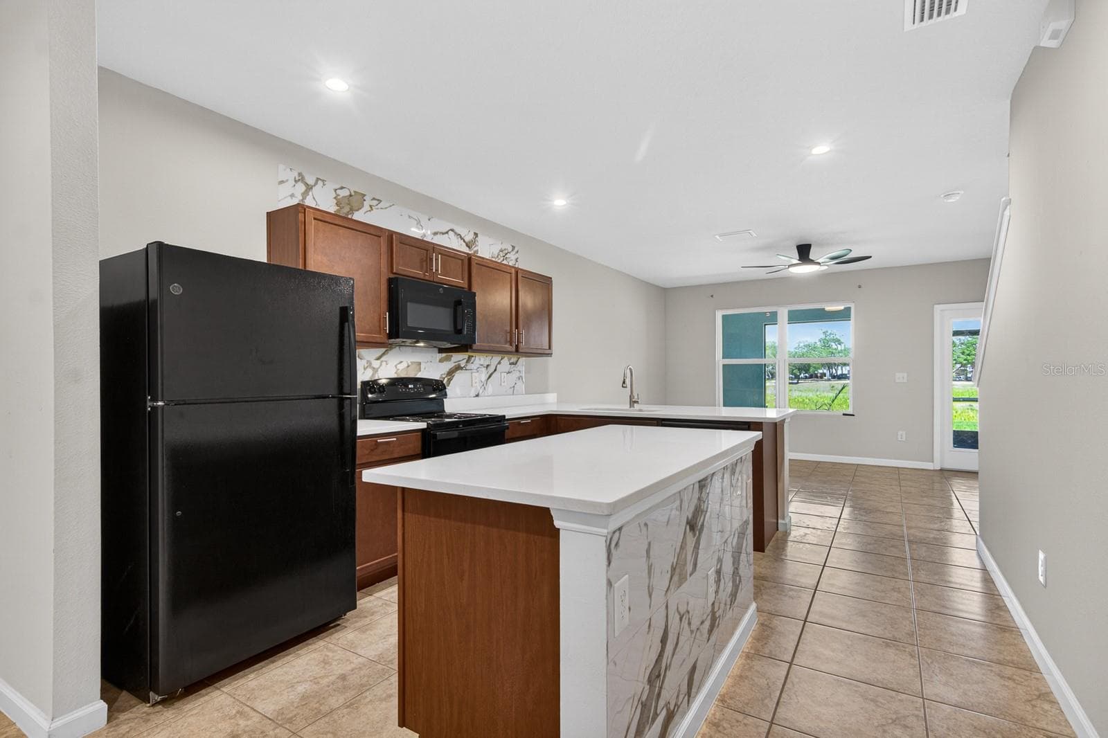 Townhouse at 3048 VICTORIA INLET DR, HOLIDAY, photo 8 of 37