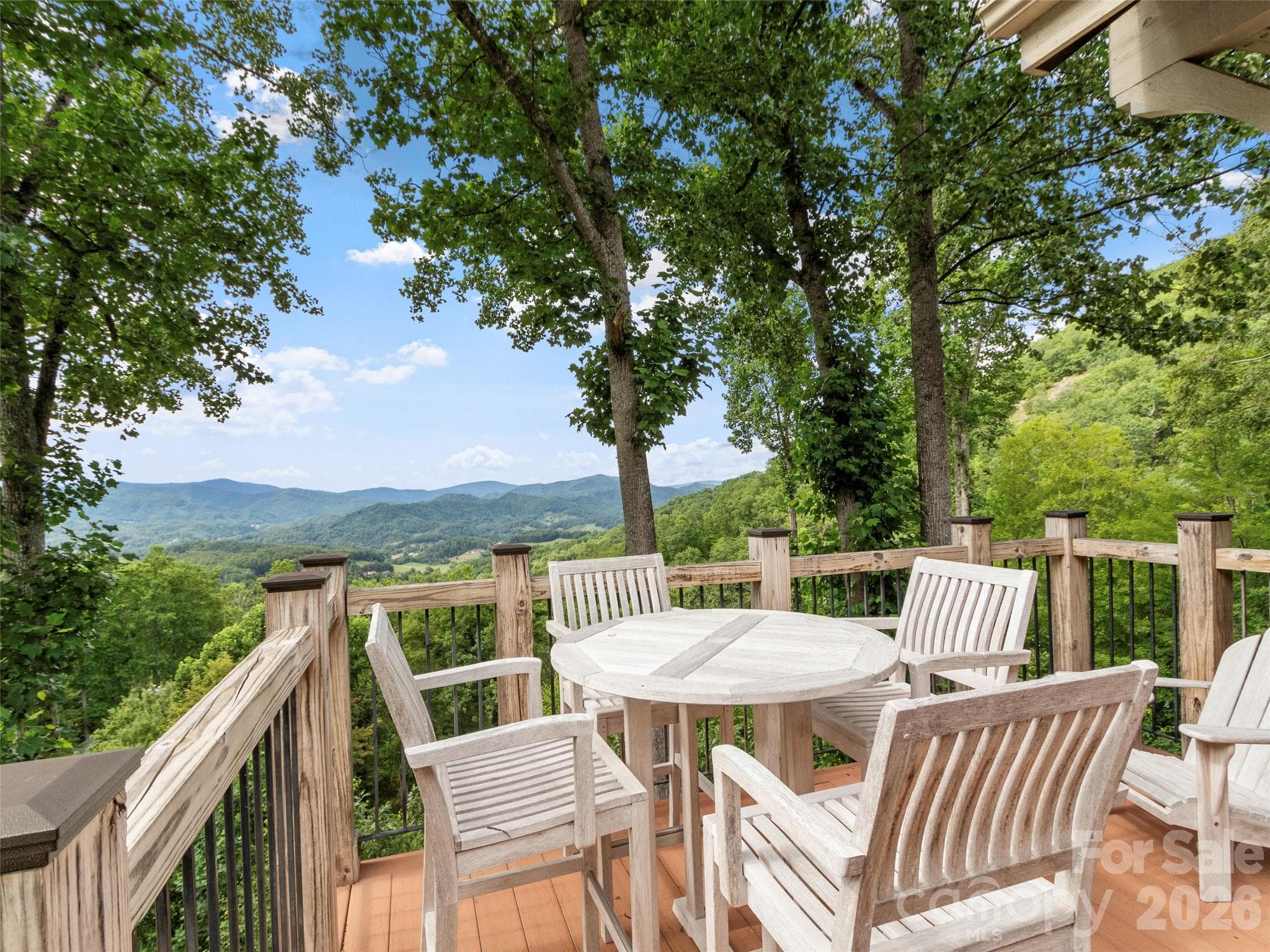 PERFECT FOR ENTERTAINING - Burnsville