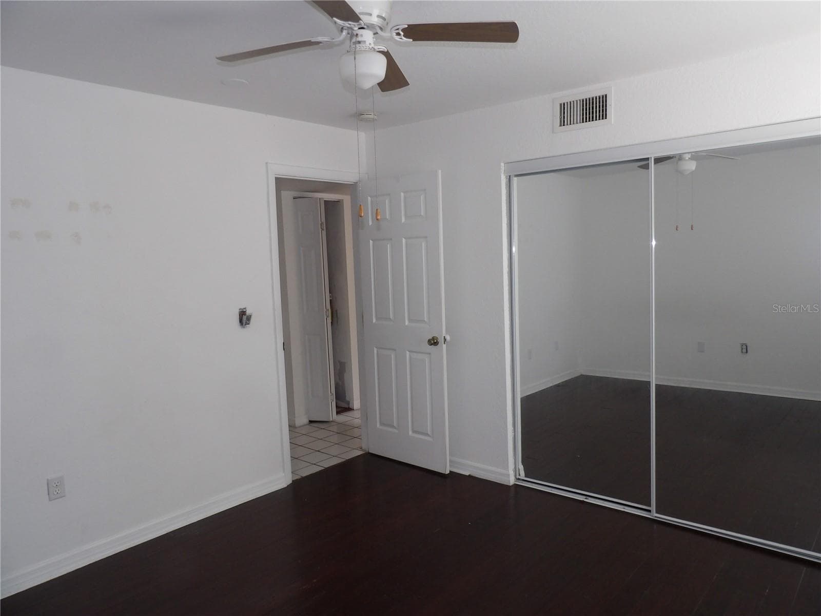 Condominium at 3836 N LAKE DR #119, TAMPA, photo 10 of 17