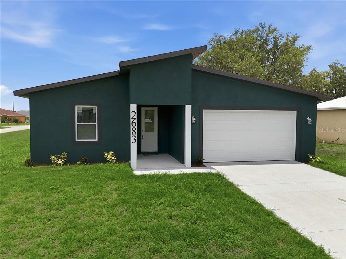 Front exterior - 2683 HOPWOOD RD, NORTH PORT