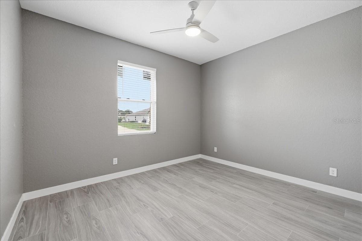 Secondary bedroom (no carpet) - 2683 HOPWOOD RD, NORTH PORT