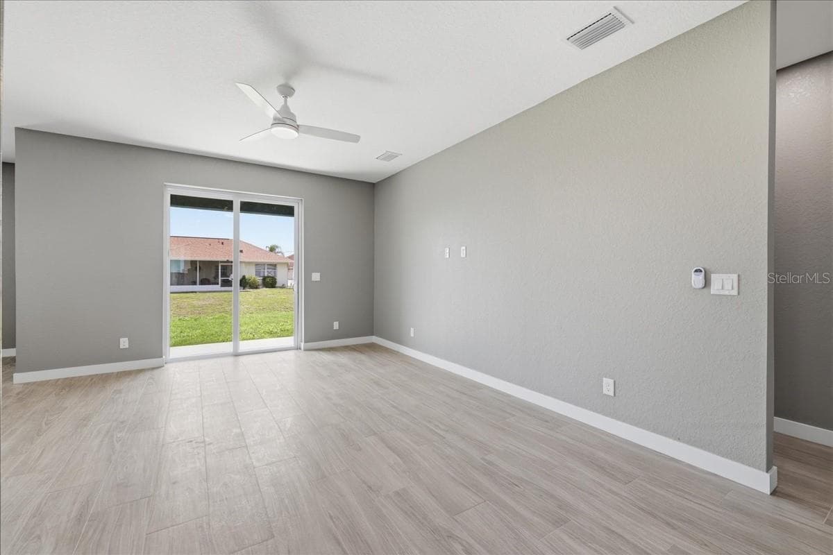 Living Room - 2683 HOPWOOD RD, NORTH PORT