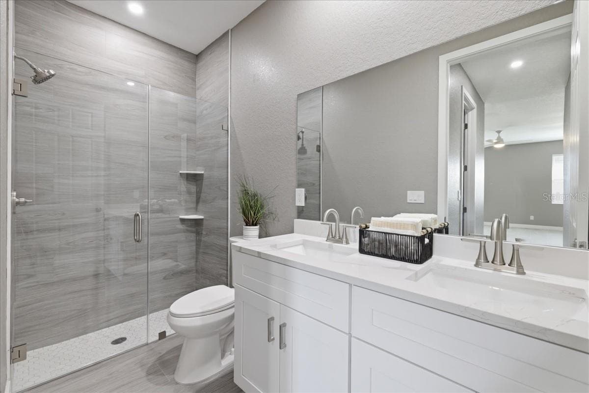 Primary En-suite Bath - 2683 HOPWOOD RD, NORTH PORT