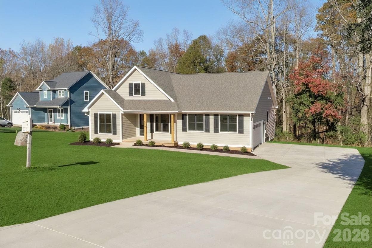 Single Family Residence at Maiden, photo 2 of 32
