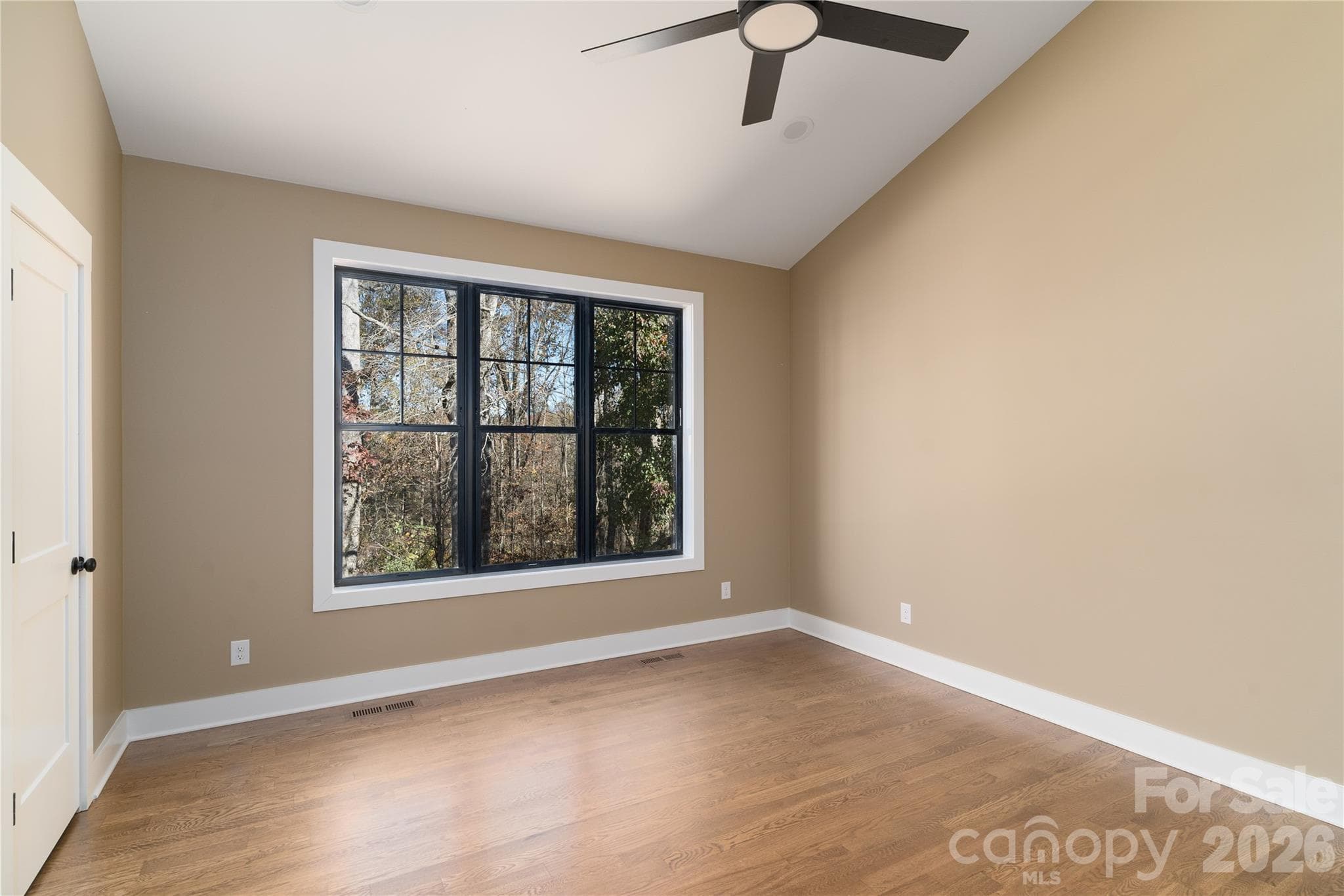 Single Family Residence at Maiden, photo 16 of 32
