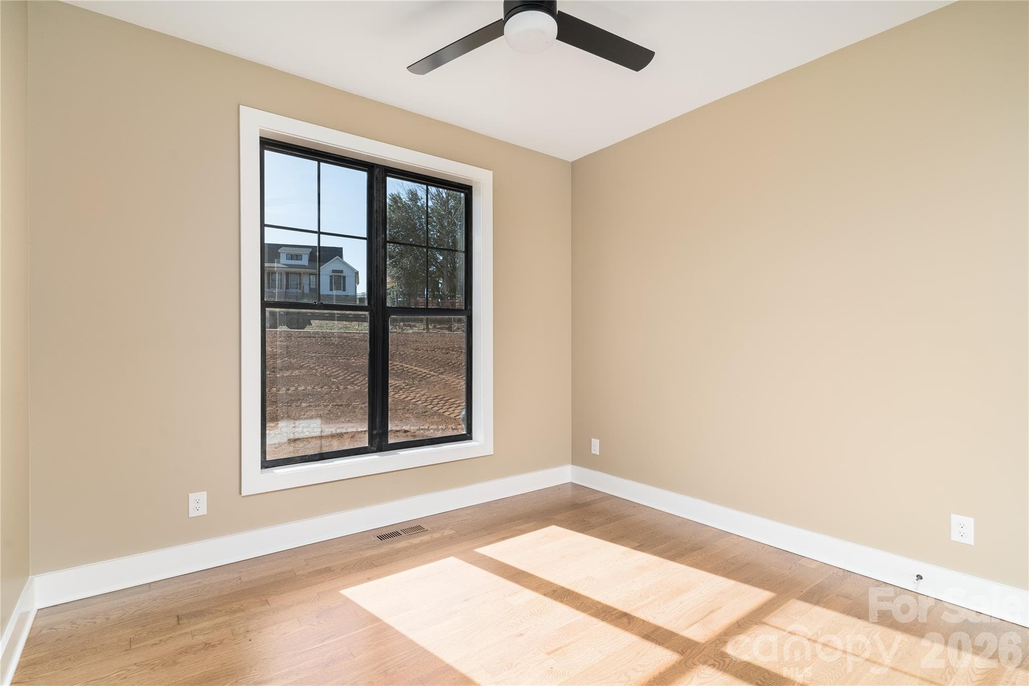 Single Family Residence at Maiden, photo 25 of 32