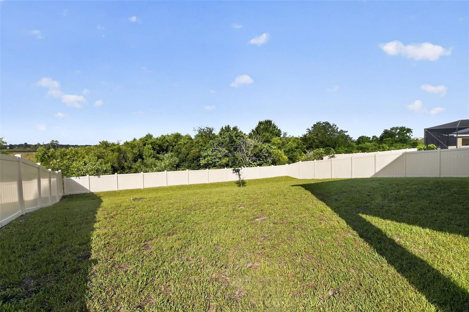 Single Family Residence at 589 JUPITER BEACH RD, GROVELAND, photo 33 of 34