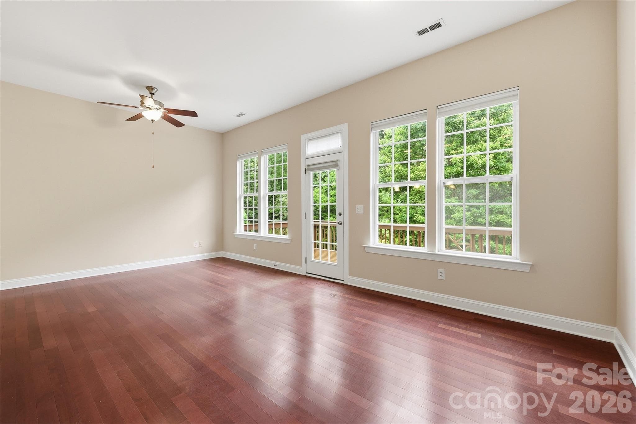 Single Family Residence at 878 Treasure Court, Fort Mill, photo 15 of 48