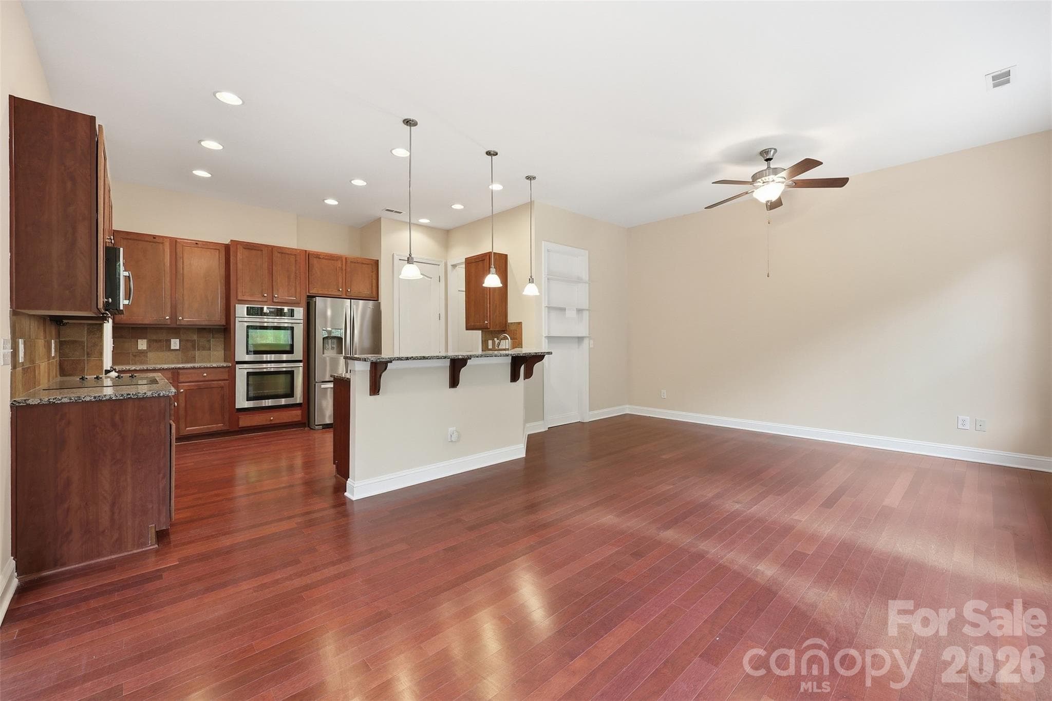 Single Family Residence at 878 Treasure Court, Fort Mill, photo 14 of 48