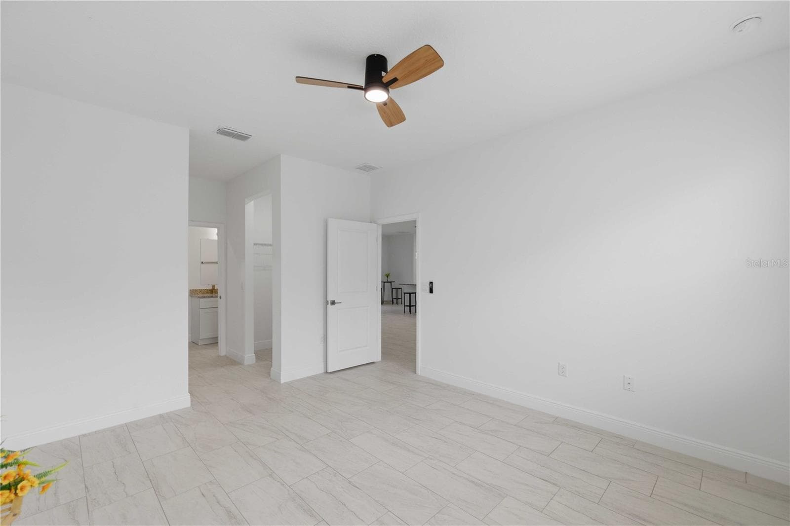 PRIMARY MASTER SUITE - 1985 W CORRINE ST, DUNNELLON