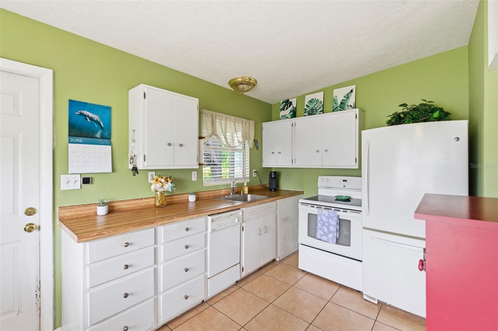 Single Family Residence at 100 AVERY AVE, CRYSTAL BEACH, photo 5 of 43