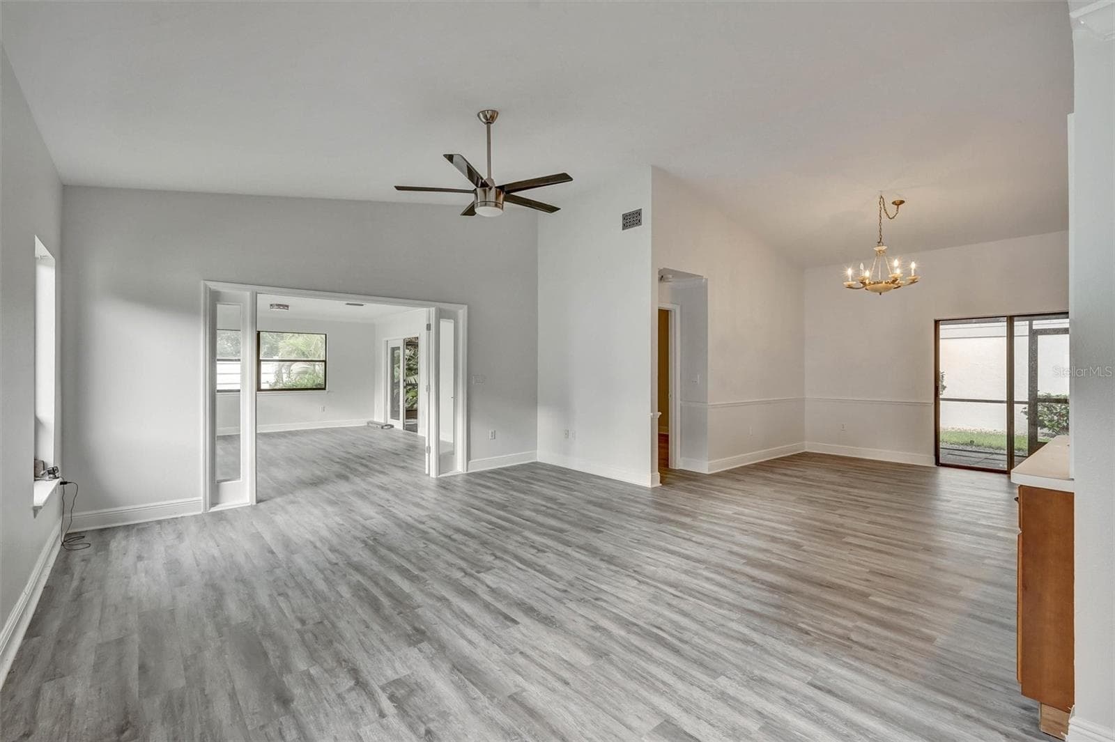 Great room and dinning room - 7861 PINE TRACE DR #7861, SARASOTA