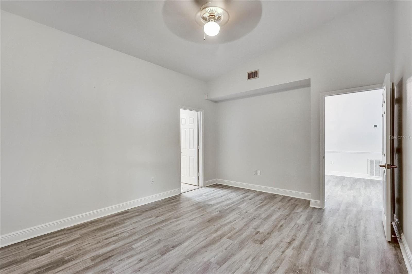 Primary bedroom - 7861 PINE TRACE DR #7861, SARASOTA