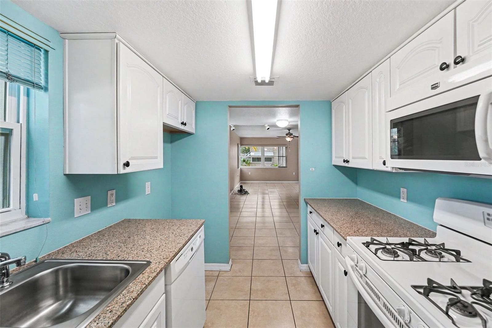 Kitchen - 5855 18TH ST N #1, ST PETERSBURG