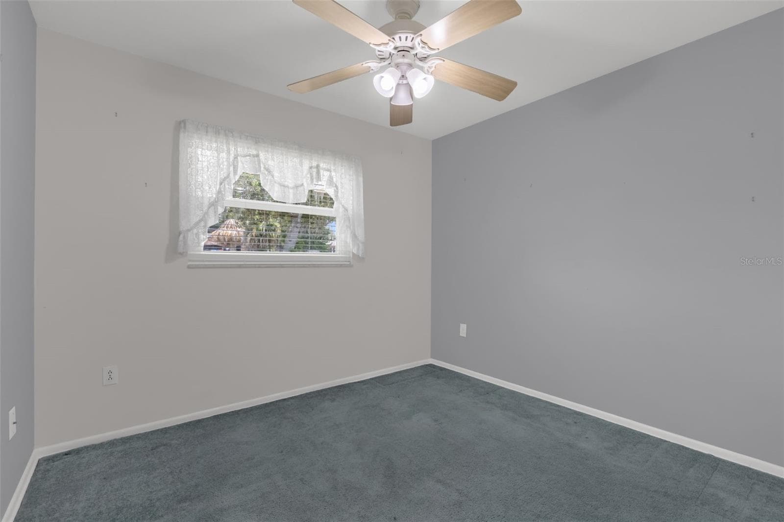 Single Family Residence at 35505 CRESCENT DR, FRUITLAND PARK, photo 22 of 50