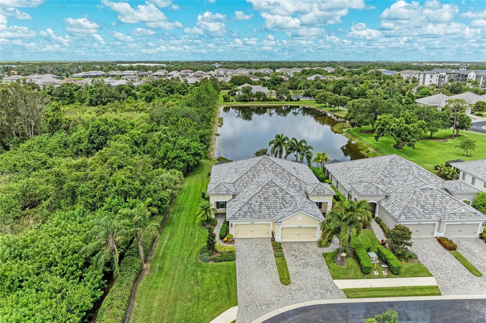 The conservation view is spectacular - 1936 ORANGE LAKE CV, BRADENTON