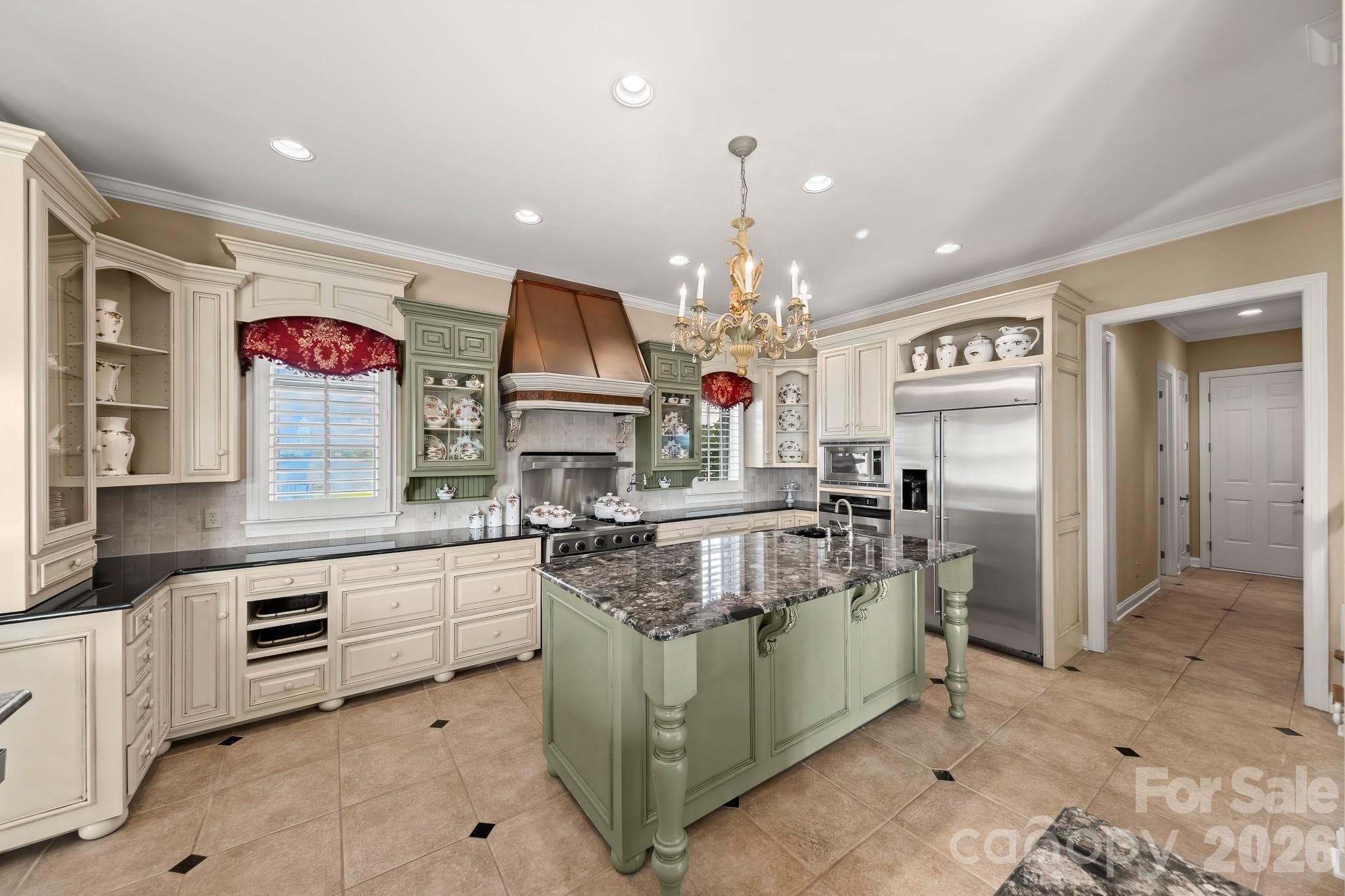 Single Family Residence at 331 Ivy Arbor Circle, Rock Hill, photo 13 of 48