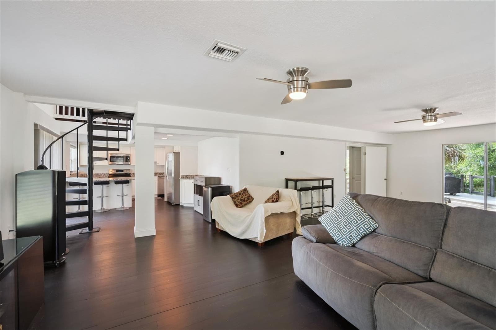 Single Family Residence at 7247 TREASURE ISLAND RD, LEESBURG, photo 12 of 35