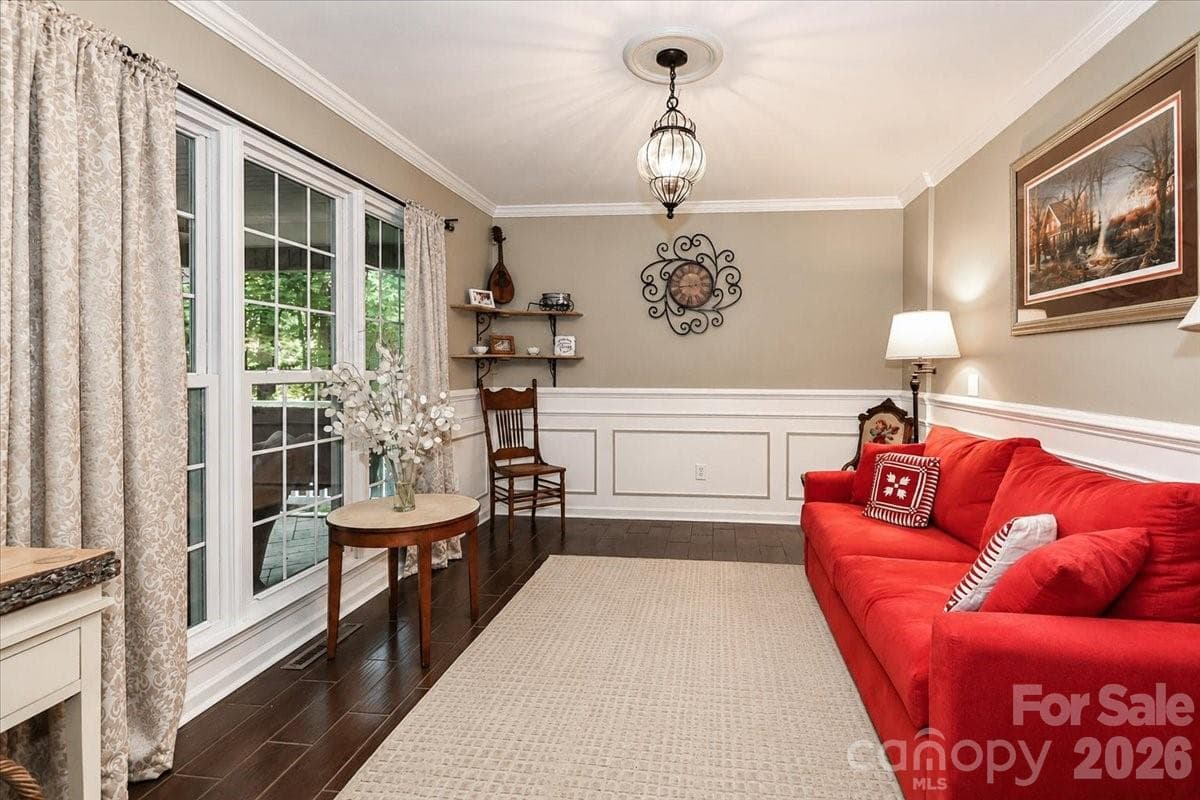 Living room - 311 N Deerfield Circle, Salisbury